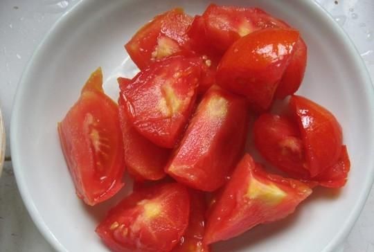 西红柿炒卷心菜的家常做法图9