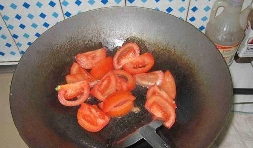 西红柿炒卷心菜的家常做法图10