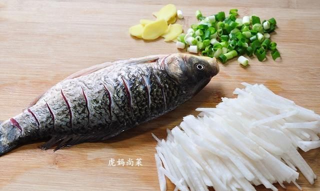 怎么熬鱼汤呢图2