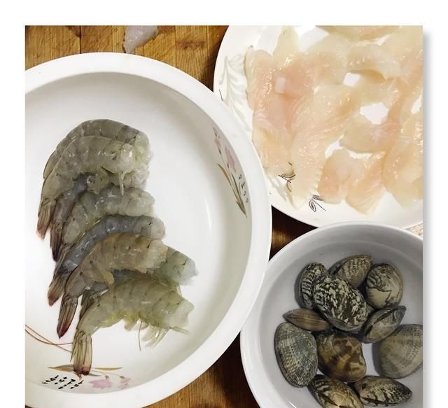 砂锅粥的做法，海鲜砂锅粥的做法大全图2