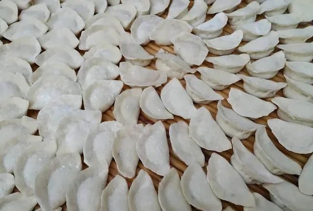 饺子煮多久，生肉饺子煮多久才熟图8