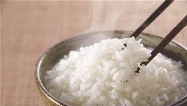 电饭锅蒸米饭，电饭煲怎么蒸米饭好吃窍门图1
