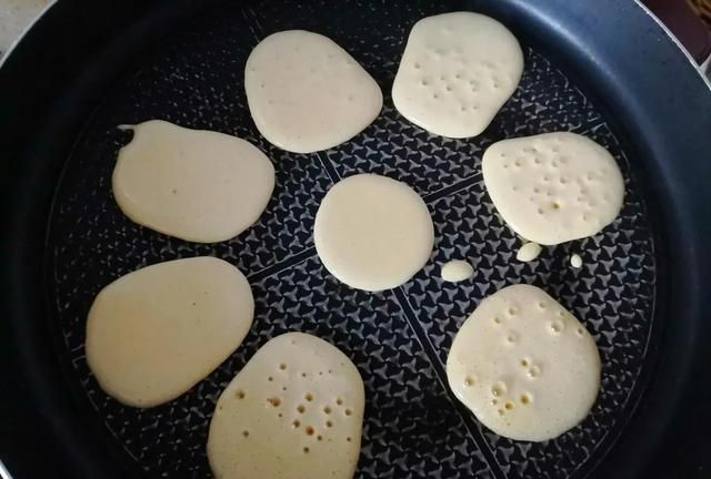 怎样烙饼好吃，怎么给宝宝烙饼怎么做又软又好吃图8