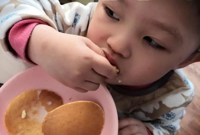 怎样烙饼好吃，怎么给宝宝烙饼怎么做又软又好吃图10