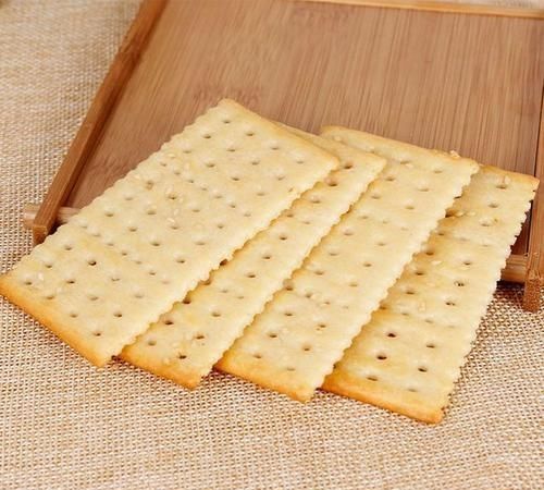 常吃苏打饼干对胃好吗，吃苏打饼干对身体有益吗图3