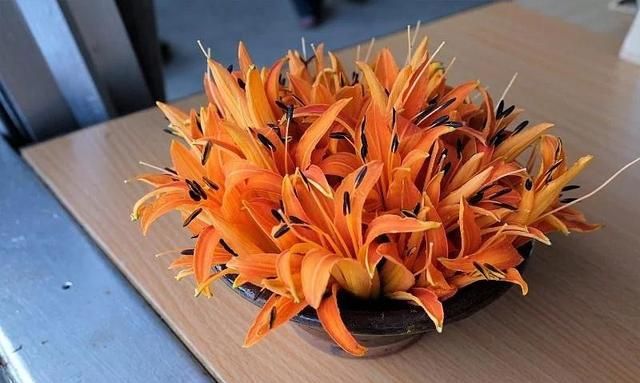 凉拌黄花菜的做法，凉拌黄花菜和木耳怎么做图1