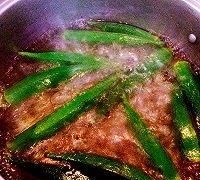 怎样做凉拌秋葵好吃图9