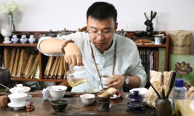 红茶和黑茶的区别，红茶发酵和黑茶发酵的区别图1