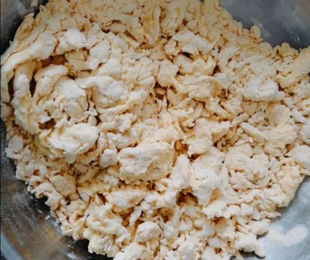 馅饼怎么和面，馅饼的面怎么和面又软又薄图2
