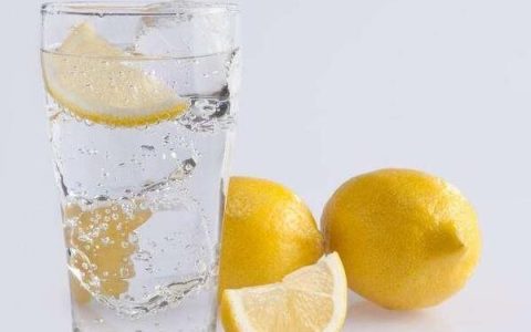 柠檬水减肥，柠檬泡水真的能减肥吗