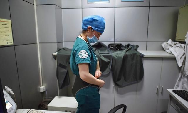 仙人掌防辐射是真的吗，桌子上放仙人掌可以防辐射吗图6