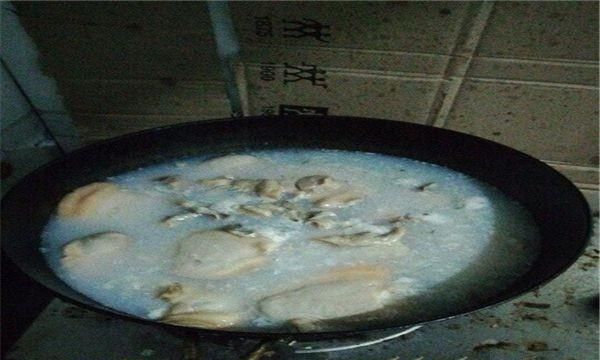 河蚌豆腐汤的做法，河蚌炖汤的做法大全图1
