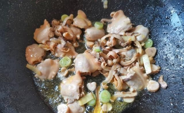 河蚌豆腐汤的做法，河蚌炖汤的做法大全图11