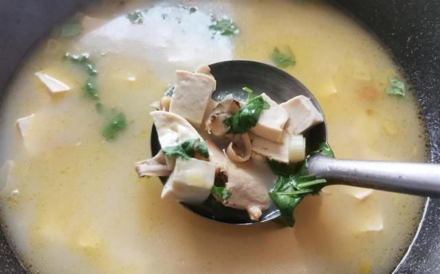 河蚌豆腐汤的做法，河蚌炖汤的做法大全图14