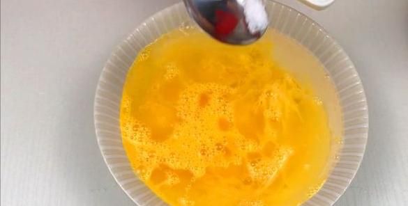蒸鸡蛋需要多长时间，蒸鸡蛋羹蒸多长时间最好图5