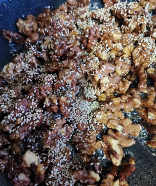 核桃仁怎么炒，大核桃仁怎么炒熟图3