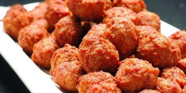 怎样炸肉丸子，炸肉丸子用面粉还是淀粉图4