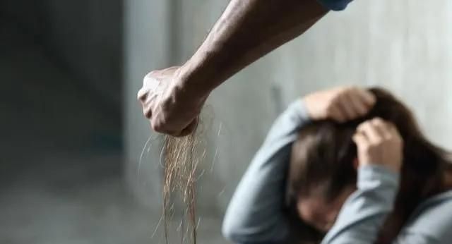 婚内强行发生性关系构成强奸吗是否违法相关法律是如何规定的图1