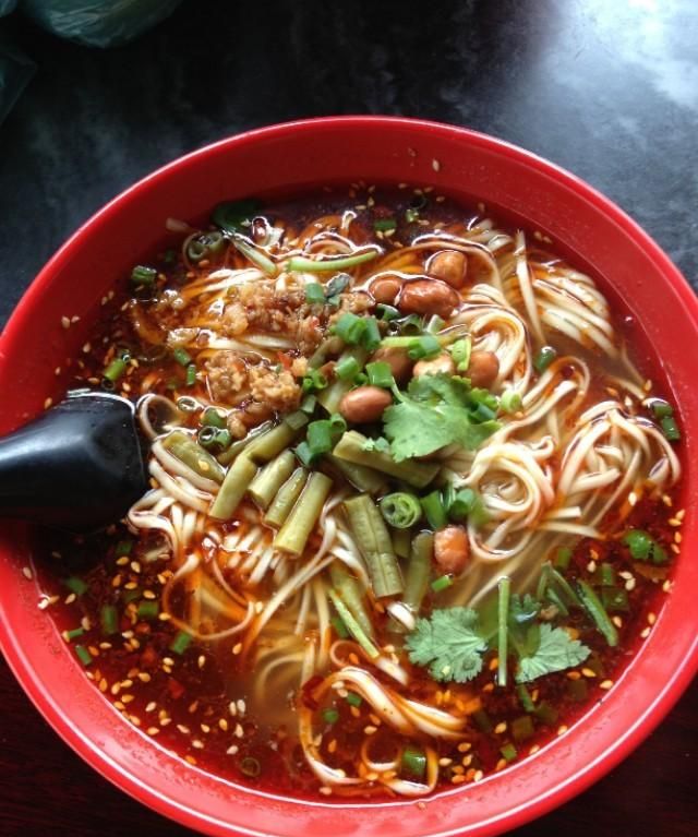 大家说说晚上都吃些什么饭大米饭，还是玉米粥，汤一类的饭图12