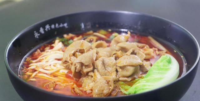 肥肠面的做法，四川肥肠面的肥肠料是怎么做的呢图1
