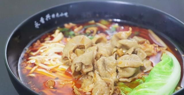 肥肠面的做法，四川肥肠面的肥肠料是怎么做的呢图2