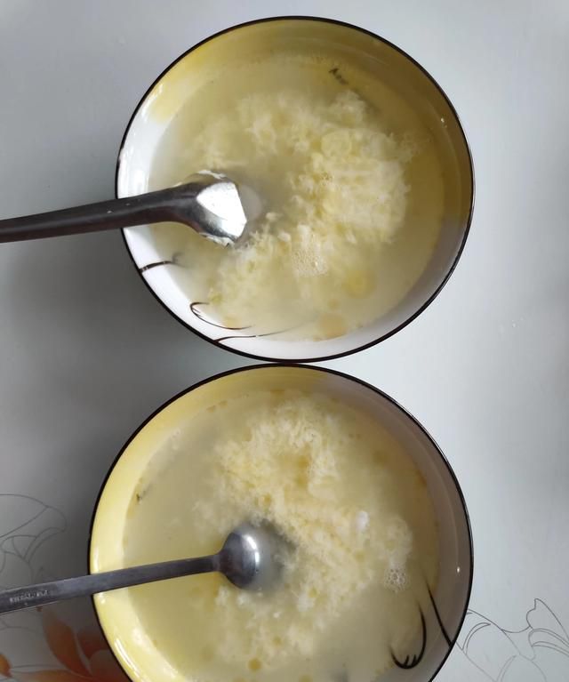 麻油鸡蛋，开水冲鸡蛋滴香油坚持喝身体会咋样消化科主任说出答案图1