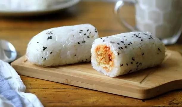 日本饭团的做法，饭团好做吗?如何做成好的饭团做法图4