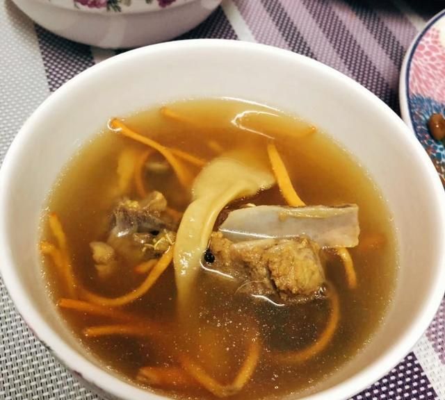 小鱼干煲汤图1