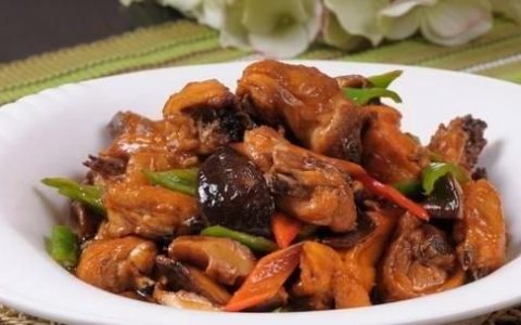 香菇炖鸡的做法，香菇炖鸡怎么做才好吃窍门