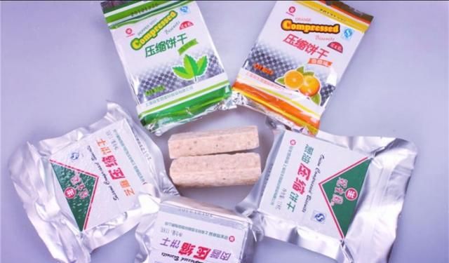 压缩饼干好吃吗，压缩饼干泡水好吃吗图6