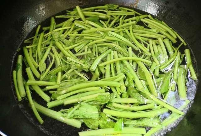 蒜泥空心菜，蒜蓉空心菜怎么做好吃图3