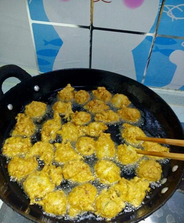炸牛肉丸子的做法，炸牛肉丸子的制作方法及配方图8