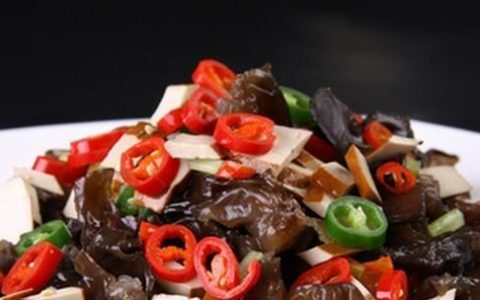 黑木耳炒肉，炒黑木耳怎么炒