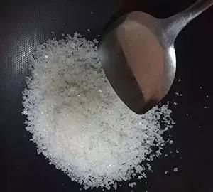 盐焗鸡怎么做出来黄的图7