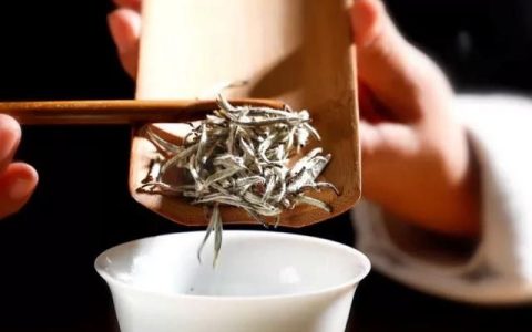 吃柚子有什么功效和作用，吃下午茶有什么作用和功效呢