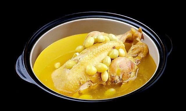 白果炖鸡的做法，青城山白果炖鸡 做法图2