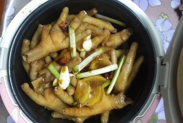 鸡爪怎么烧简单又好吃，鸡爪骨怎么烧比较好吃窍门图13