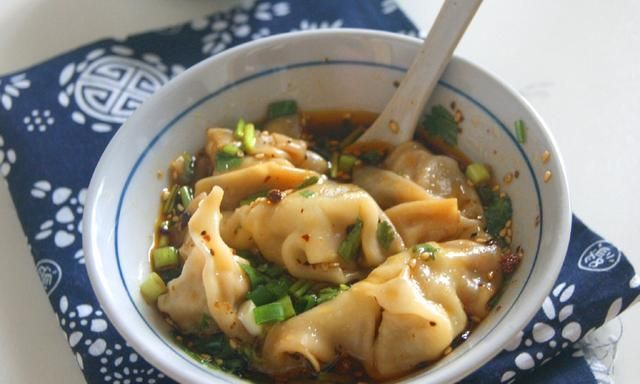 鲜肉馄饨馅的做法，馄饨馅的做法和配料图1