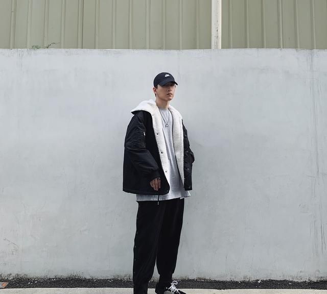 皮肤黑穿什么颜色，肤色偏黑适合穿哪些颜色的衣服呢图3