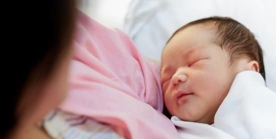 一个月婴儿打呼噜，一个月的婴儿会什么技能图2