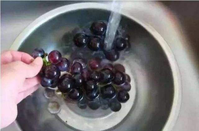 怎样才能把葡萄洗得更加干净彻底呢图4