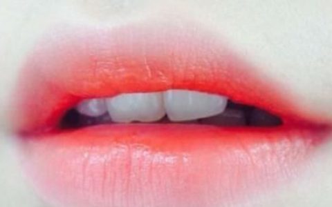 唇蜜和唇彩的区别，唇釉和唇彩有什么区别哪个好用