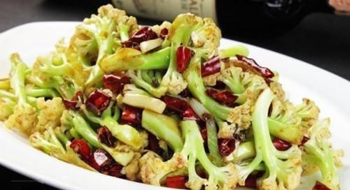 炒菜花的做法，炒菜花需要先焯水吗?怎么做更好吃呢图7