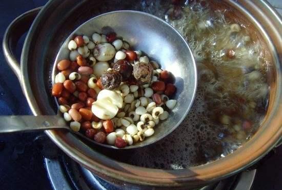 红豆薏仁，红豆薏米祛湿茶管用吗图2