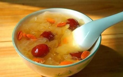 银耳和冰糖同食有什么好处