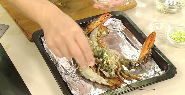 波士顿龙虾做法，怎么做波士顿大龙虾既美味又简单视频图13