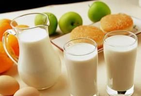 纯牛奶营养成分，早餐牛奶与纯牛奶哪个更有营养图3