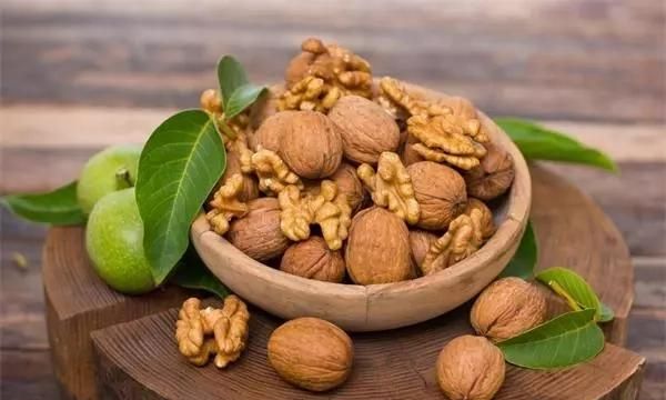 吃什么蔬菜可以祛斑，吃什么食物可以祛斑分解黑色素颜图3