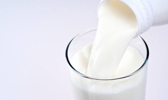 牛奶为什么是白色的呢，牛奶为什么呈白色图3