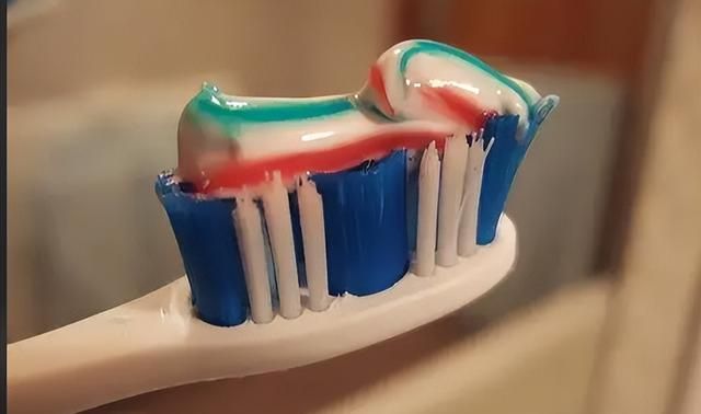 牙黄反复，这5个方法要常用！祛黄固齿，几个月不刷牙都没事